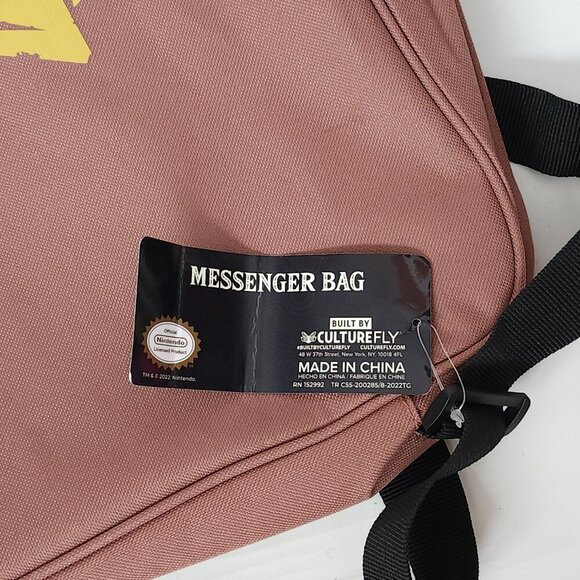 The Legend of Zelda Breath of the Wild Messenger Bag BNWT Laptop Bag Overnight - Picture 2 of 7